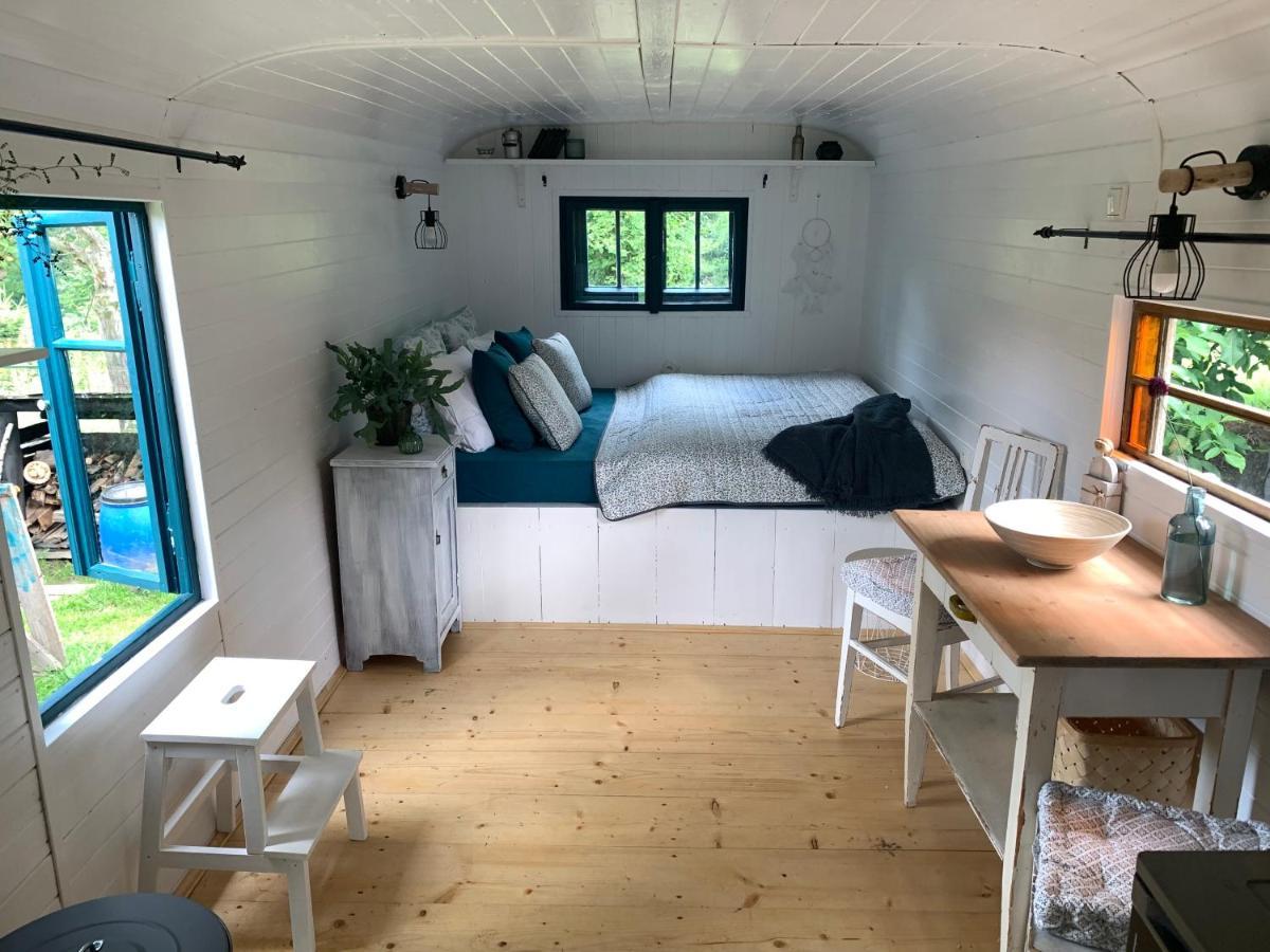 Kouzelna Maringotka Hotell Chřibská Exteriör bild