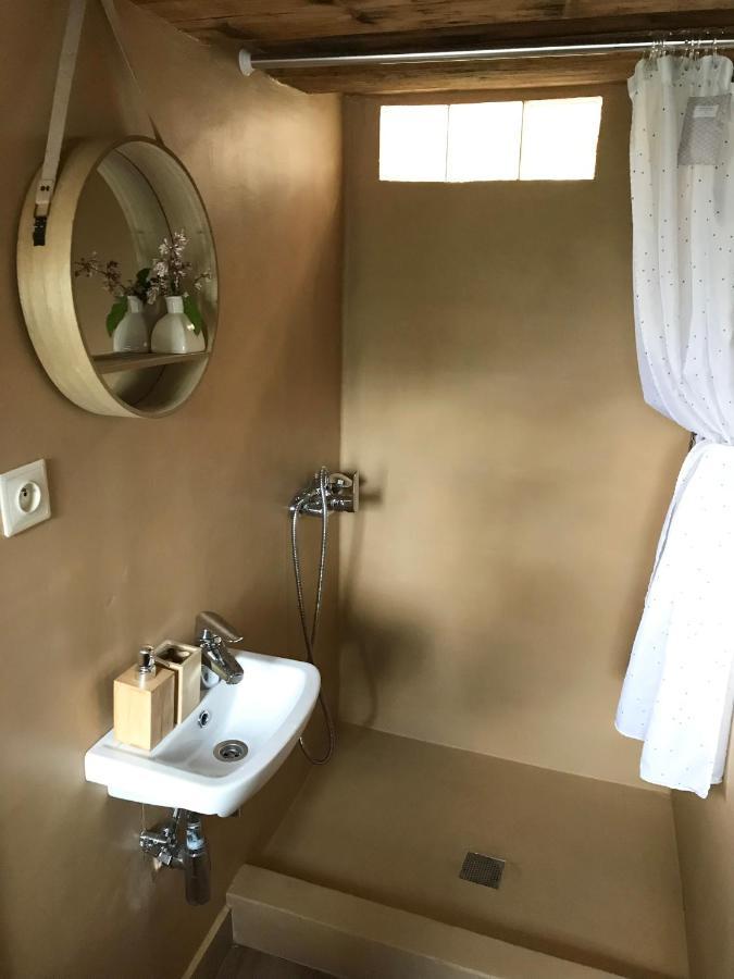 Kouzelna Maringotka Hotell Chřibská Exteriör bild